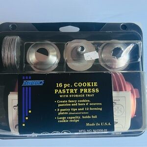 MIRRO Aluminum Cookie Pastry Press in Storage Tray tips discs spritz recipes Vtg